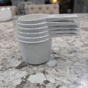 Vintage Tupperware Speckled White Plastic Measuring Cups - Kitchen Set